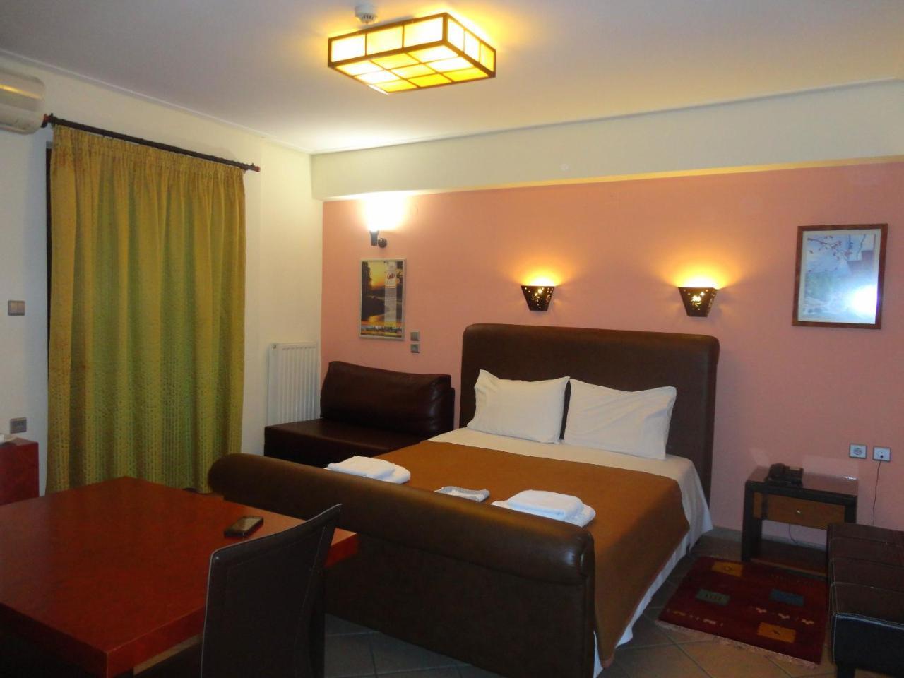 Lirio Guest House Makrakómi Esterno foto