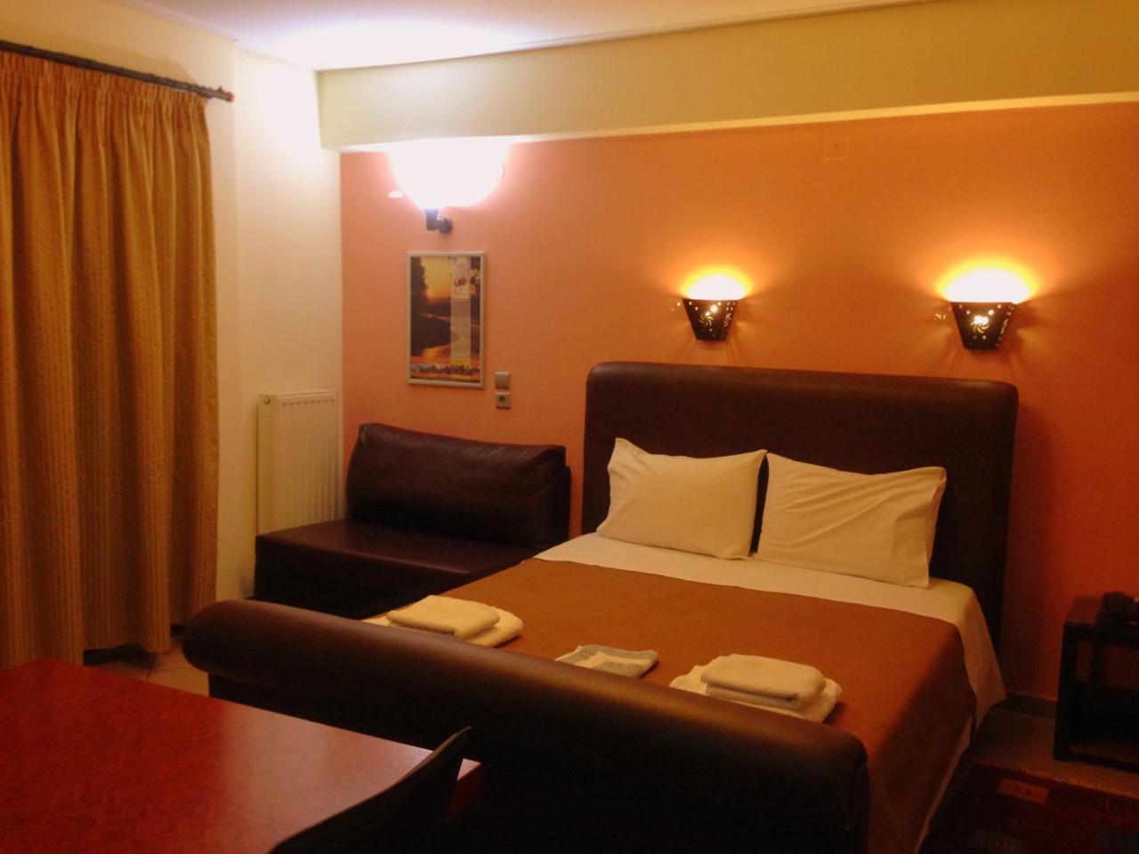 Lirio Guest House Makrakómi Esterno foto