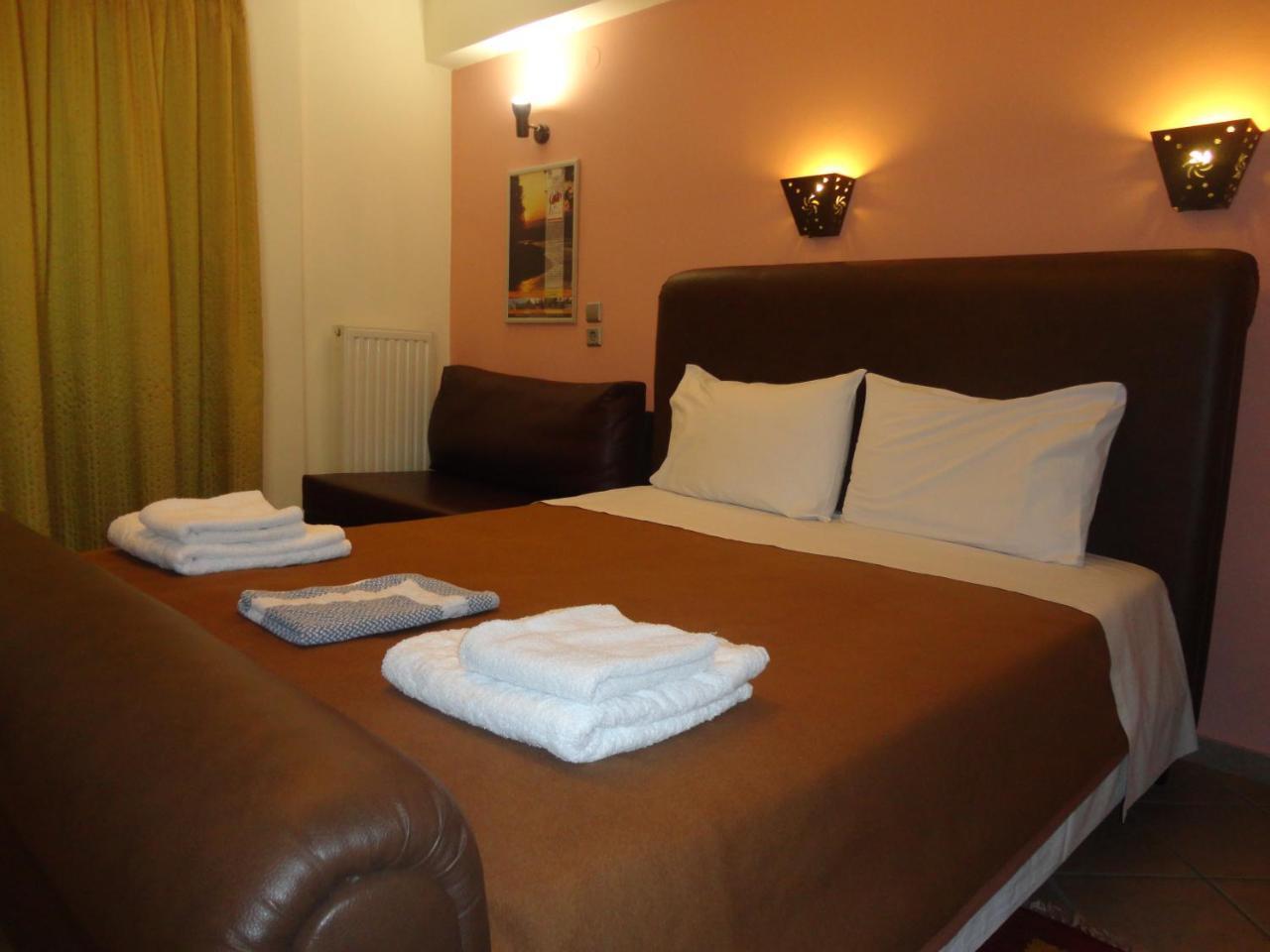Lirio Guest House Makrakómi Esterno foto