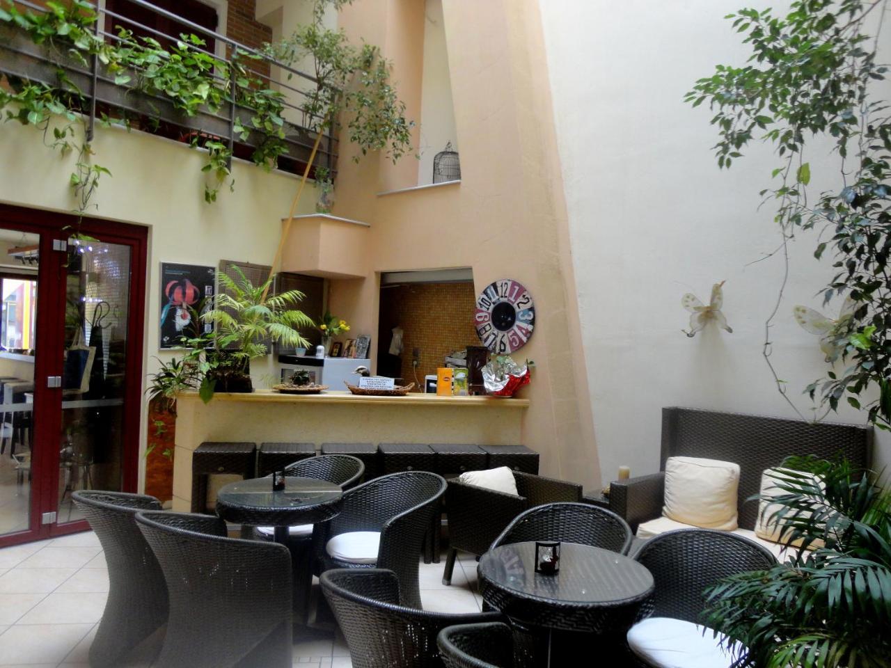 Lirio Guest House Makrakómi Esterno foto
