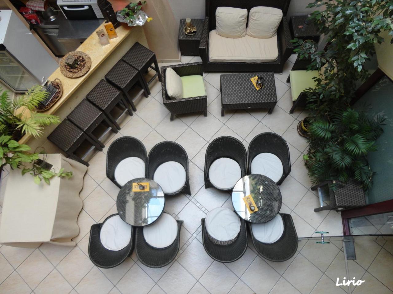 Lirio Guest House Makrakómi Esterno foto