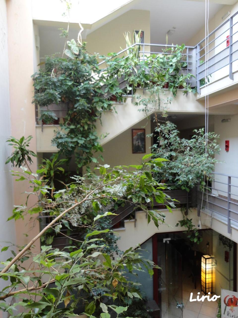 Lirio Guest House Makrakómi Esterno foto