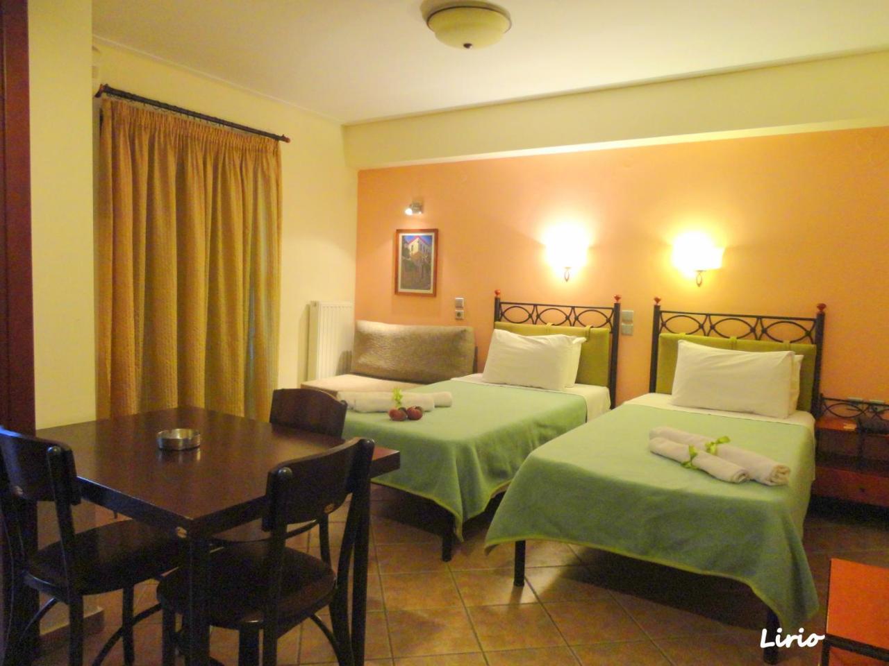 Lirio Guest House Makrakómi Esterno foto
